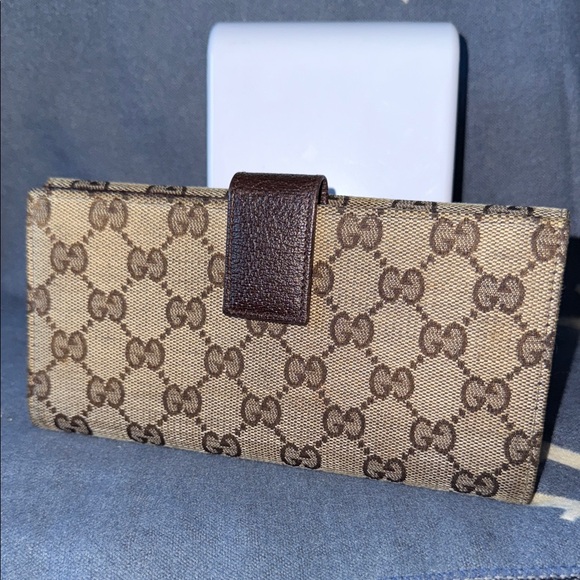 Gucci Beige and Brown Monogram Wallet - Picture 11 of 12